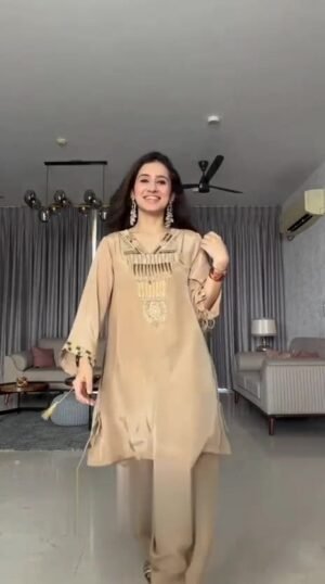 SCF0255-video-still Hand-Embroidered Crepe Designer Set
